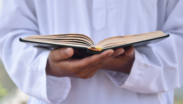 membaca Al Kahfi selain Jumat