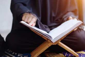 Thawus, Wanita Haid Membaca Al-Qur’an
