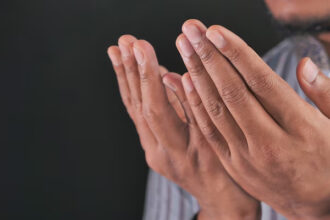 berdoa meminta duniawi