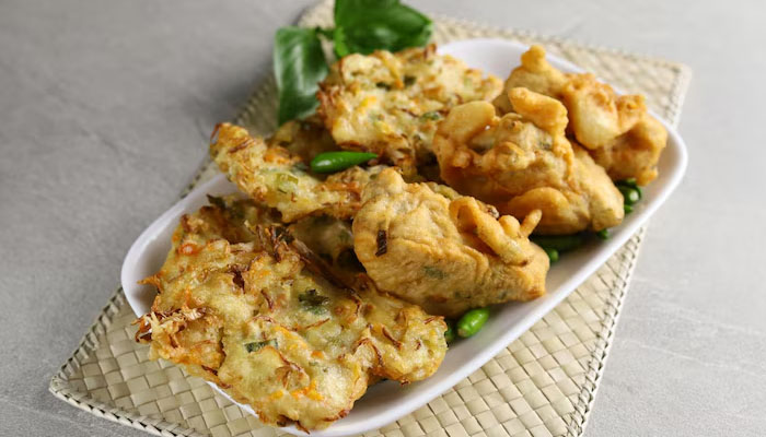 gorengan, Makan Gorengan