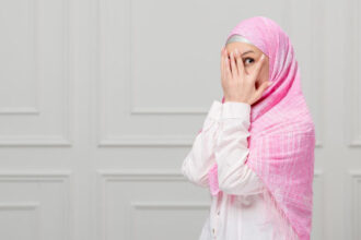 muslimah, istri, suami, ghibah, aurat, akhir zaman, ipar, buang angin, ranjang, istri, suami, kerudung