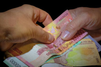 hutang, utang, baju lebaran, bank, korupsi, riba, sedekah