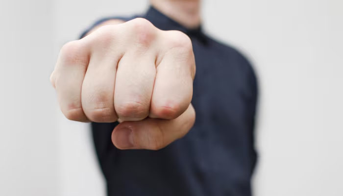Suami, Orang yang Tidak Boleh Dijadikan Teman, Dusta atas Nama Allah