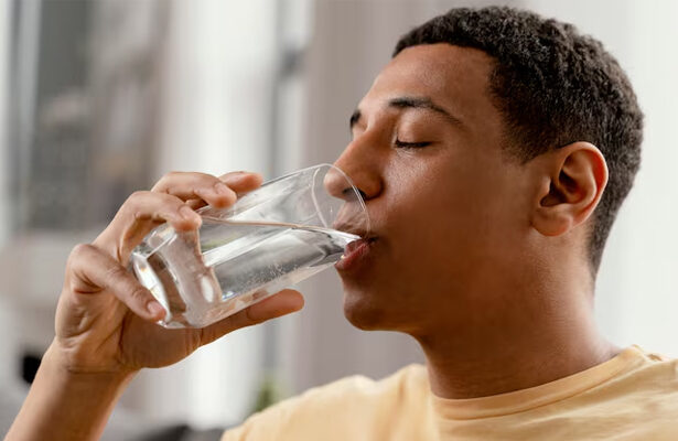 hikmah minum tiga tegukan