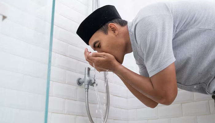 tayamum ketika ada air