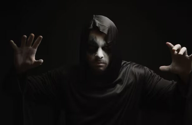 Gangguan Setan, Jin, Gangguan Jin, Hantu Gentayangan, Ciri Orang yang Ketempelan Jin, Iblis
