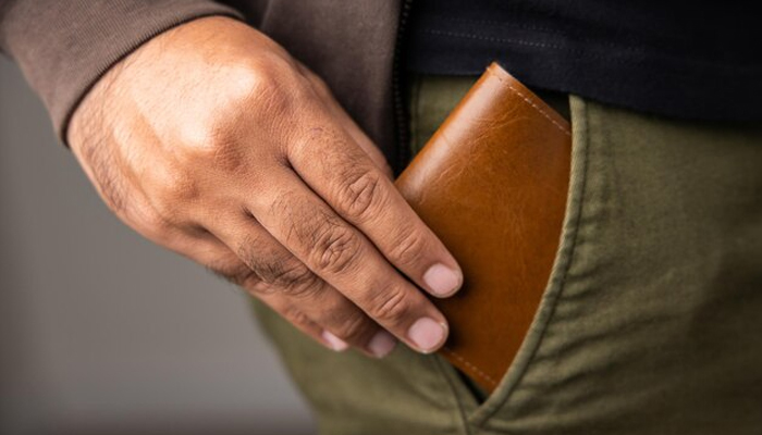 dompet tebal dalam saku, Ciri Orang yang Tidak Mau Bayar Utang