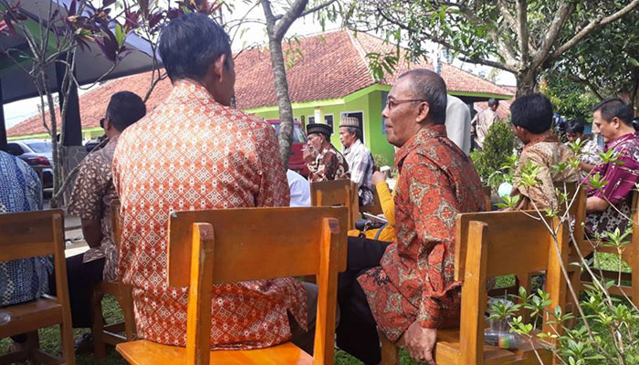 Resepsi Pernikahan dengan Menutup Jalan