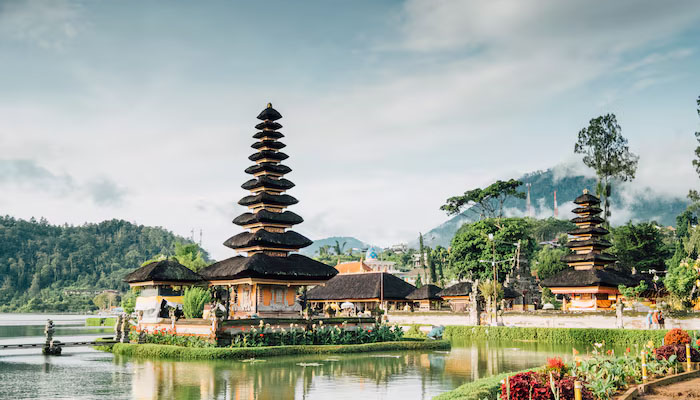 Kota yang Terlalu Banyak Dikunjungi