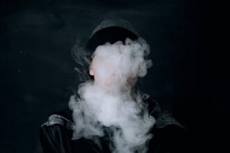 sesajen, sukun, Rokok, hantu, Perempuan Merokok, Paru-paru Perokok, Syarat Menikah