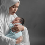 shalat menggendong bayi