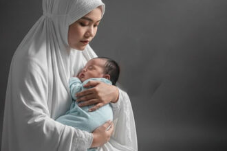 Shalat, Penyusuan Anak