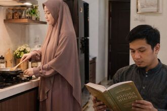Ciri Istri Langka di Zaman Sekarang, madzhab, Suami, istri