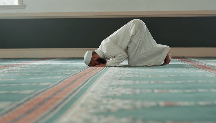 Hukum Mengulang Shalat