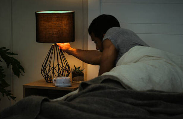 Tidur dengan Lampu Menyala
