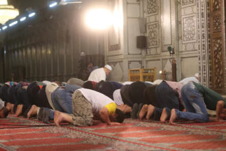 imam salah gerakan