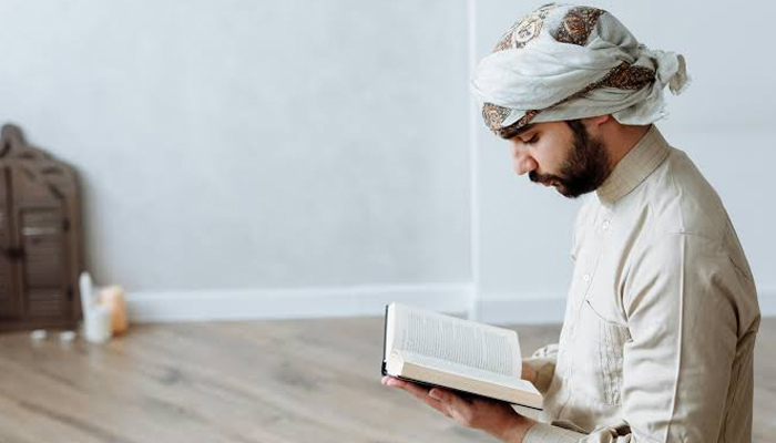 membaca Al-Qur'an sambil berbaring, membaca al-quran