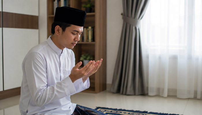 berdoa menggunakan bahasa sendiri