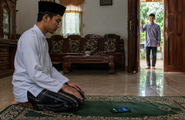 membatalkan shalat, al-fatihah, shalat