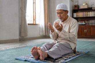 shalat sambil duduk