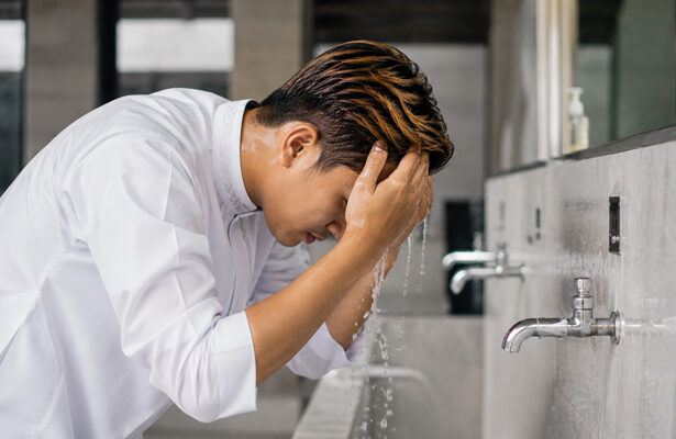 rambut diwarnai