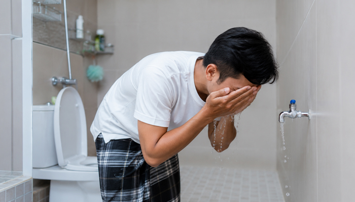 wudhu setelah mandi wajib, Muntah