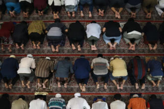 makmum mendahului imam