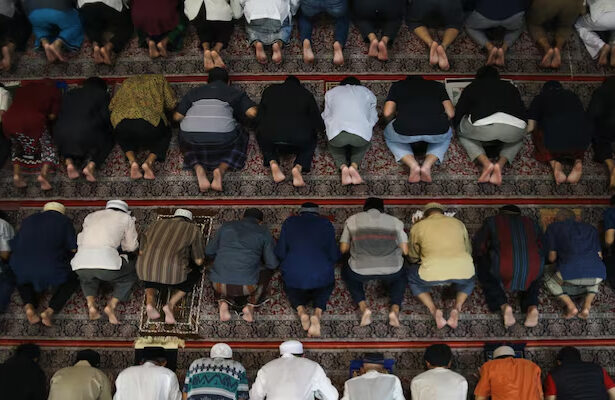 makmum mendahului imam