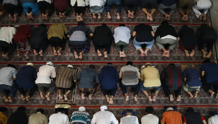 makmum mendahului imam