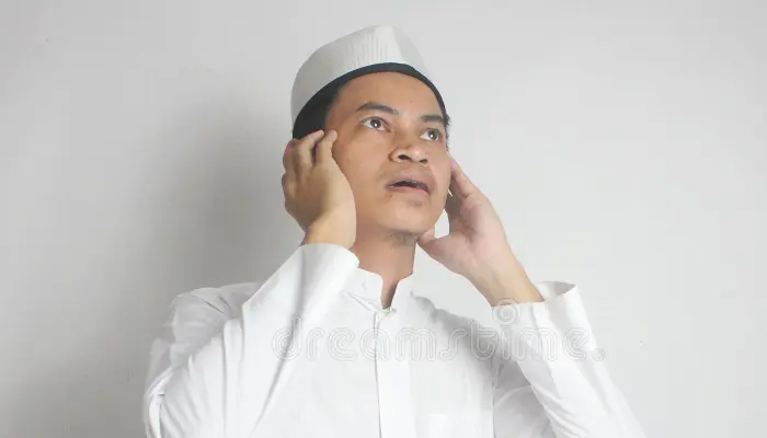 adzan menghadap kiblat