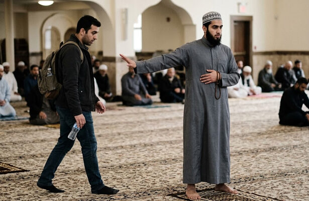 orang lewat saat shalat