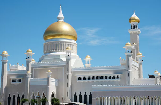 hukum perempuan adzan