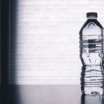 air minum , botol plastik